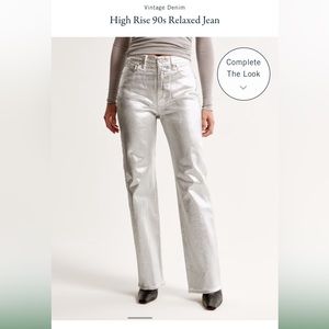 Abercrombie - High rise 90’s relaxed silver jeans, size 33/16